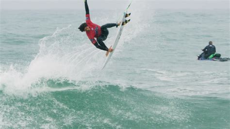  Yago Dora gewinnt den Megaslam und löst damit die Diskussion über den besten Surfer der Welt aus